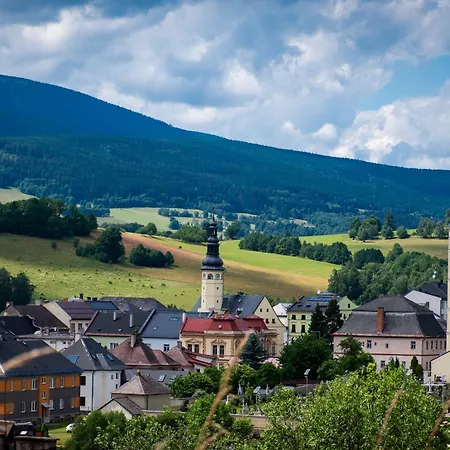 U školy Apartmán Staré Město